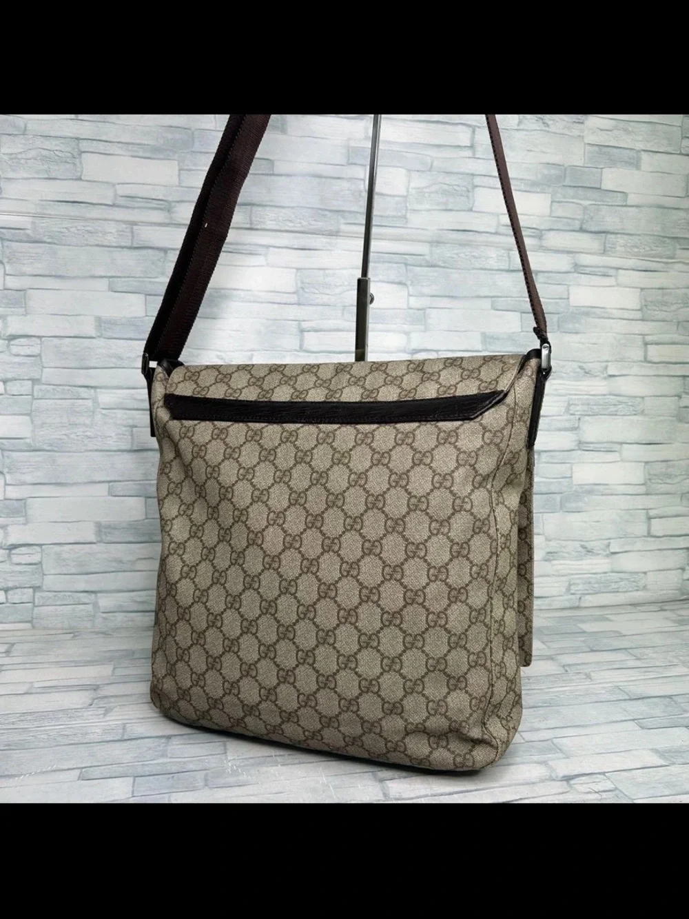 Gucci messenger bag